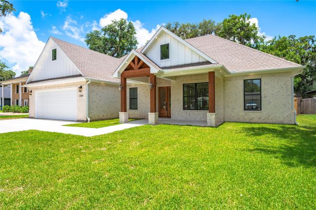 2263 Lakewood Drive, West Columbia, TX 77486