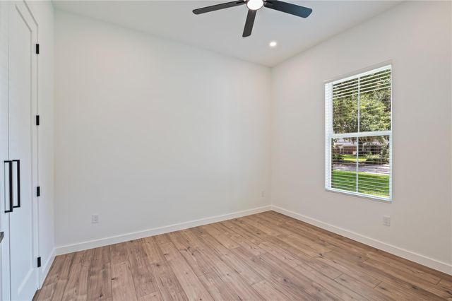 2263 Lakewood Drive, West Columbia, TX 77486