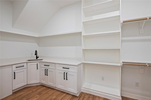 2263 Lakewood Drive, West Columbia, TX 77486