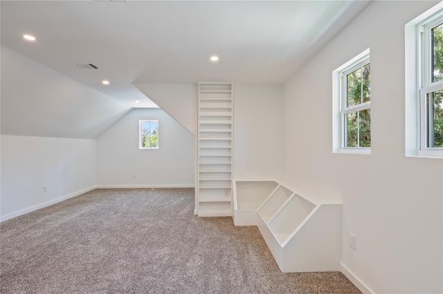 2263 Lakewood Drive, West Columbia, TX 77486