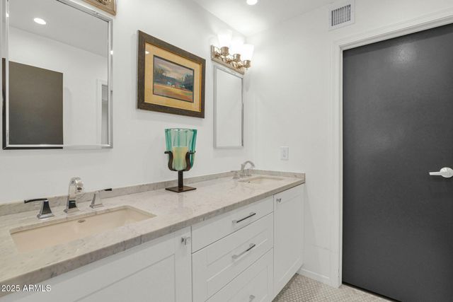 37300 N TOM DARLINGTON Drive F, Carefree, AZ 85377