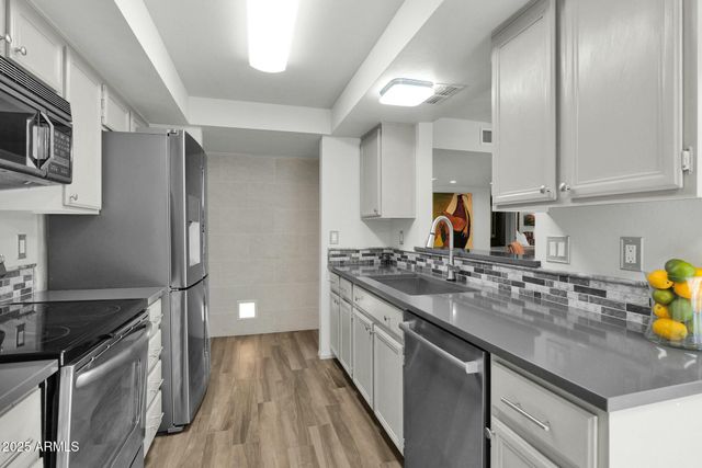 37300 N TOM DARLINGTON Drive F, Carefree, AZ 85377