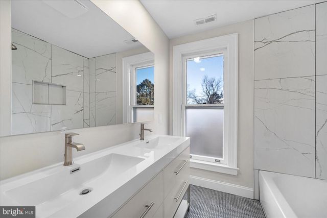 311 W MAIN ST, Purcellville, VA 20132