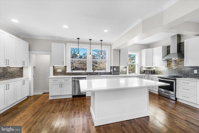 311 W MAIN ST, Purcellville, VA 20132