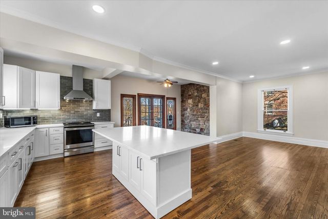 311 W MAIN ST, Purcellville, VA 20132