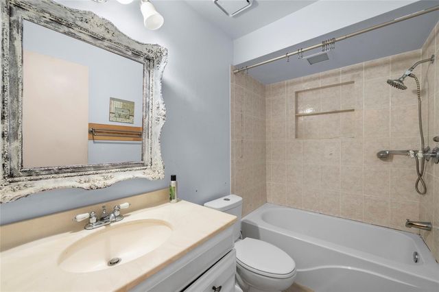 2439 FEIFFER CIRCLE, Sarasota, FL 34235