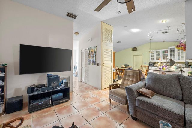 2439 FEIFFER CIRCLE, Sarasota, FL 34235