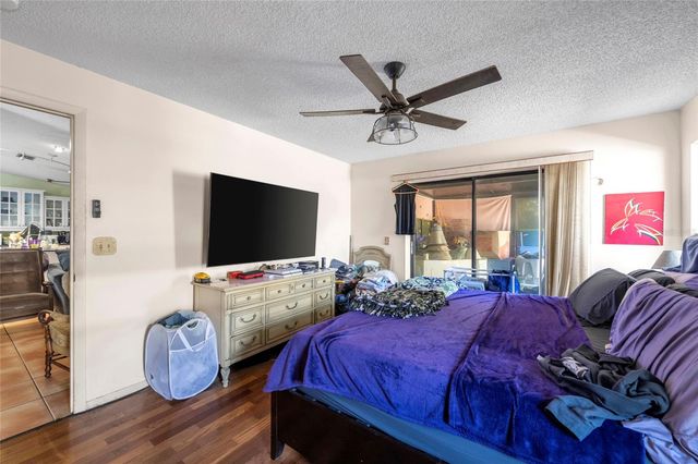 2439 FEIFFER CIRCLE, Sarasota, FL 34235