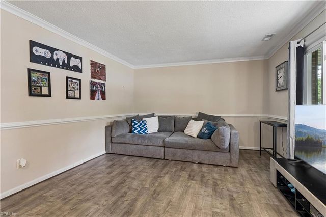 588 Windjammer CRES, Newport News, VA 23602