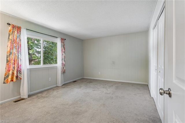 588 Windjammer CRES, Newport News, VA 23602