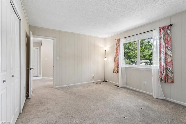 588 Windjammer CRES, Newport News, VA 23602