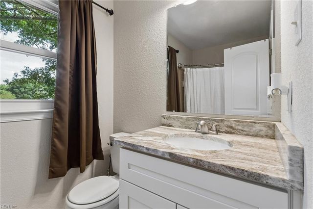 588 Windjammer CRES, Newport News, VA 23602