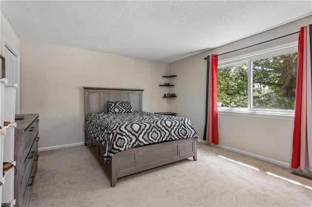 588 Windjammer CRES, Newport News, VA 23602