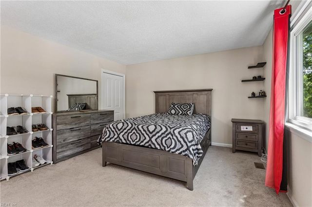 588 Windjammer CRES, Newport News, VA 23602