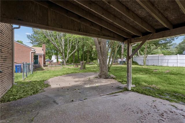 588 Windjammer CRES, Newport News, VA 23602