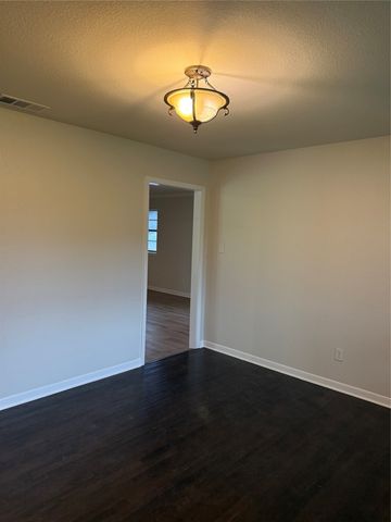 1315 Willow Creek Drive, Lancaster, TX 75146