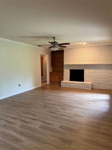 1315 Willow Creek Drive, Lancaster, TX 75146