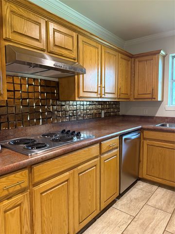 1315 Willow Creek Drive, Lancaster, TX 75146