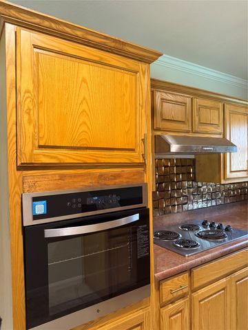 1315 Willow Creek Drive, Lancaster, TX 75146