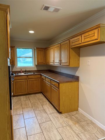 1315 Willow Creek Drive, Lancaster, TX 75146
