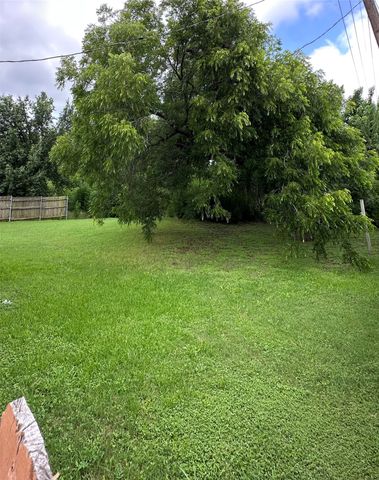 1315 Willow Creek Drive, Lancaster, TX 75146