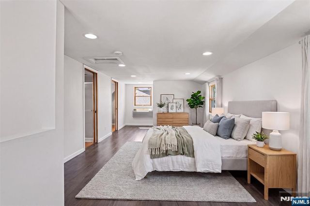 60 16th Avenue, Elmwood Park, NJ 07407