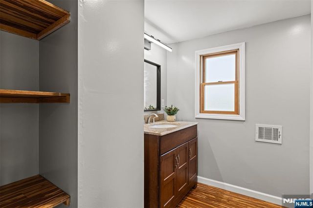 60 16th Avenue, Elmwood Park, NJ 07407