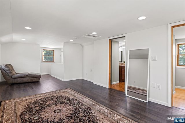 60 16th Avenue, Elmwood Park, NJ 07407