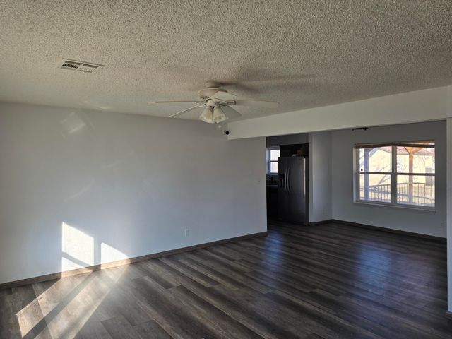 2027 P Street SW, Miami, OK 74354