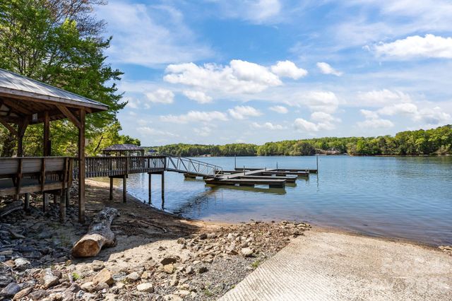 120 Laurel Ridge Drive, Statesville, NC 28677