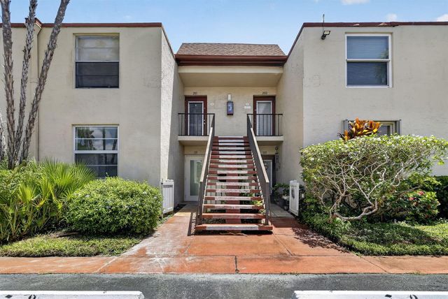 7 Willowbrook Lane 101, Delray Beach, FL 33446