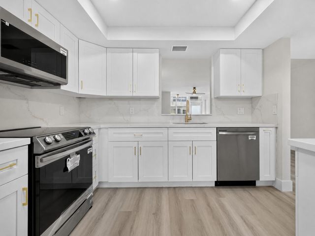 7 Willowbrook Lane 101, Delray Beach, FL 33446