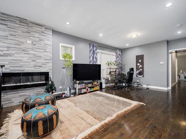 6932 S Green Street, Chicago, IL 60621