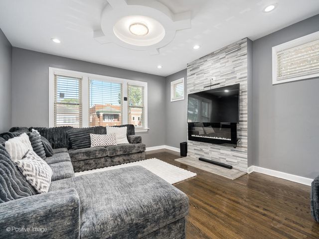 6932 S Green Street, Chicago, IL 60621