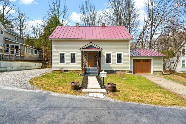 25 Bluff Street, Proctor, VT 05765