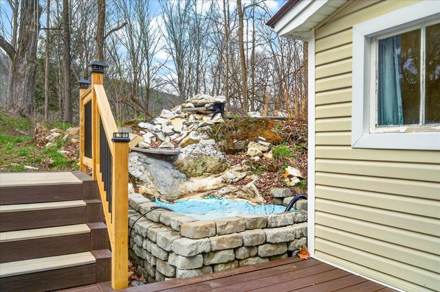 25 Bluff Street, Proctor, VT 05765