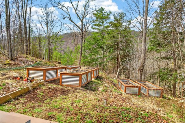 25 Bluff Street, Proctor, VT 05765