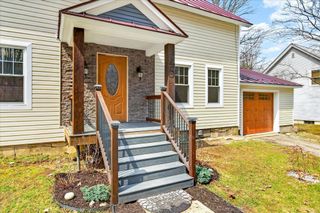 25 Bluff Street, Proctor, VT 05765