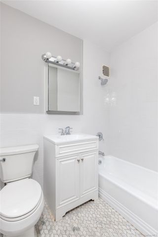 281 Garth Road B6F, Scarsdale, NY 10583