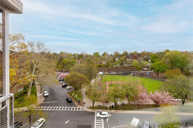 281 Garth Road B6F, Scarsdale, NY 10583