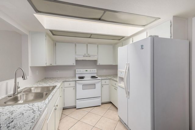 517 W DUKE Drive, Tempe, AZ 85283