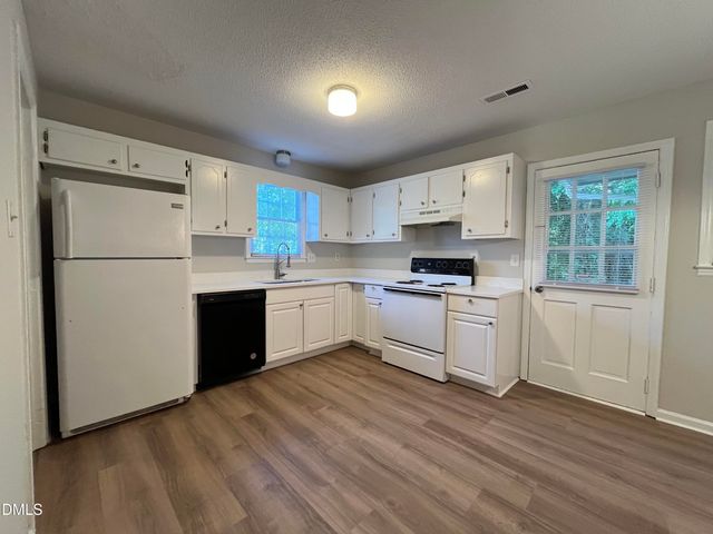 8711 Chapel Hill Road A, Cary, NC 27513