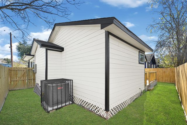 3510 Nagle Street, Houston, TX 77004