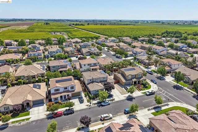 1352 Bellerose Ct, Brentwood, CA 94513