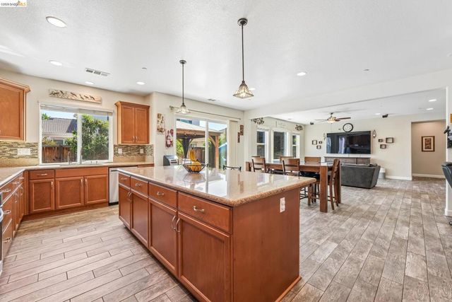 1352 Bellerose Ct, Brentwood, CA 94513