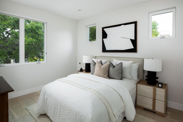 1036 Oakland Avenue, Menlo Park, CA 94025
