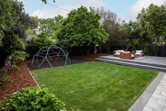 1036 Oakland Avenue, Menlo Park, CA 94025