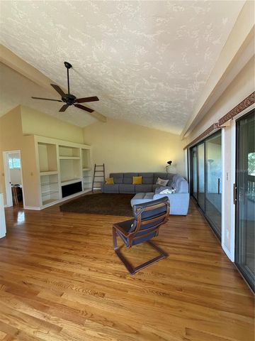 8 CANTERBURY DRIVE, Haines City, FL 33844