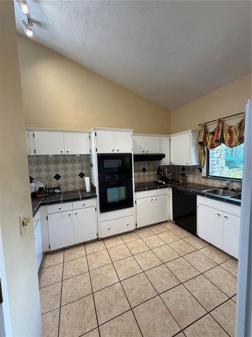 8 CANTERBURY DRIVE, Haines City, FL 33844