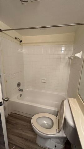 5686 Rock Island Rd 107, Tamarac, FL 33319